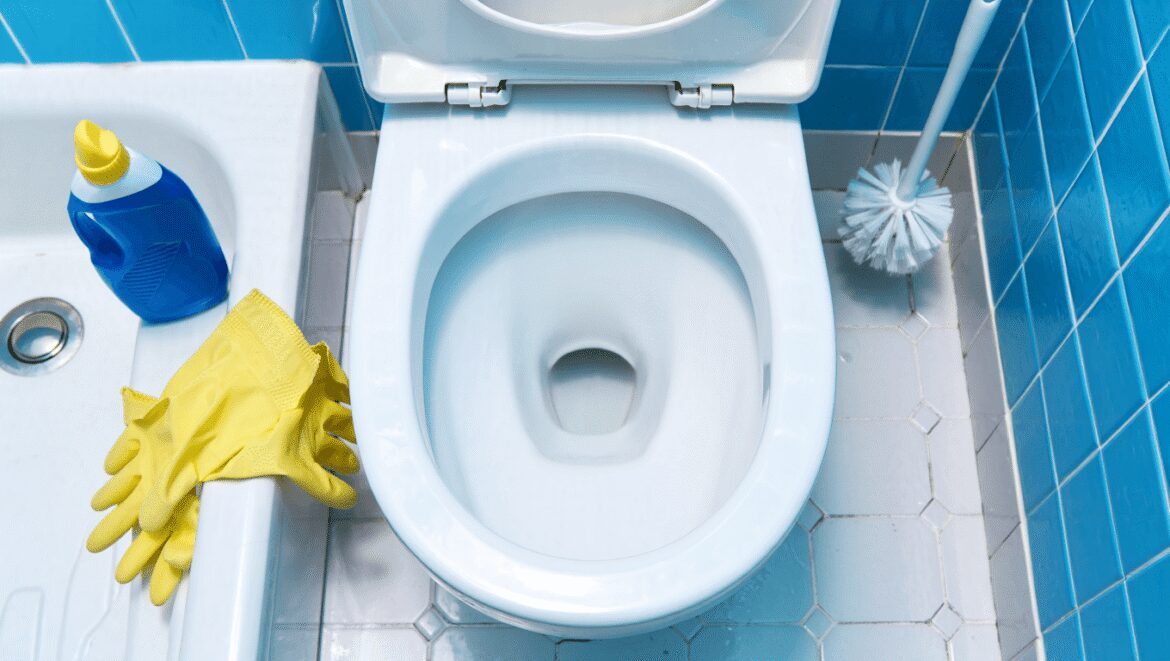 Comment détacher et nettoyer des toilettes très encrassées ?