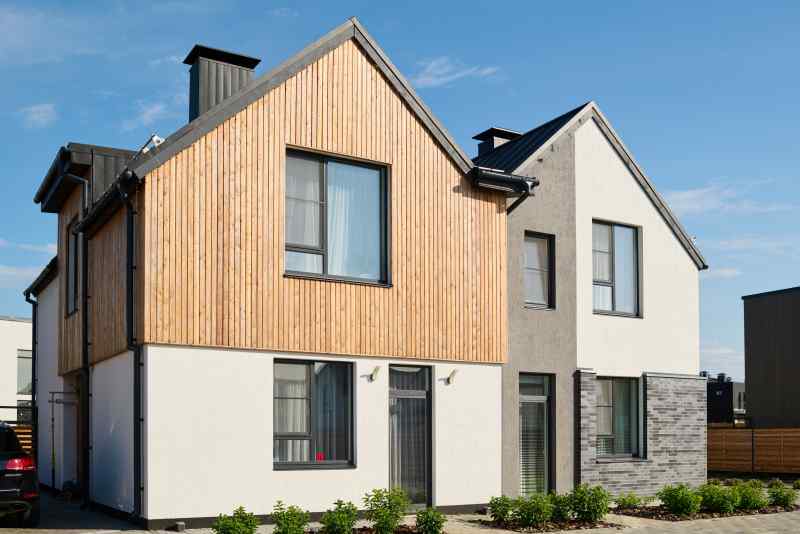 Quels sont les avantages et les inconvénients du bardage en bois ? CACE Maison